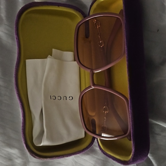 Gucci Pink sunglasses - Picture 2 of 8